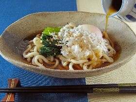 名城食品株式会社 Blog Archive 温玉しらすおろしぶっかけうどん